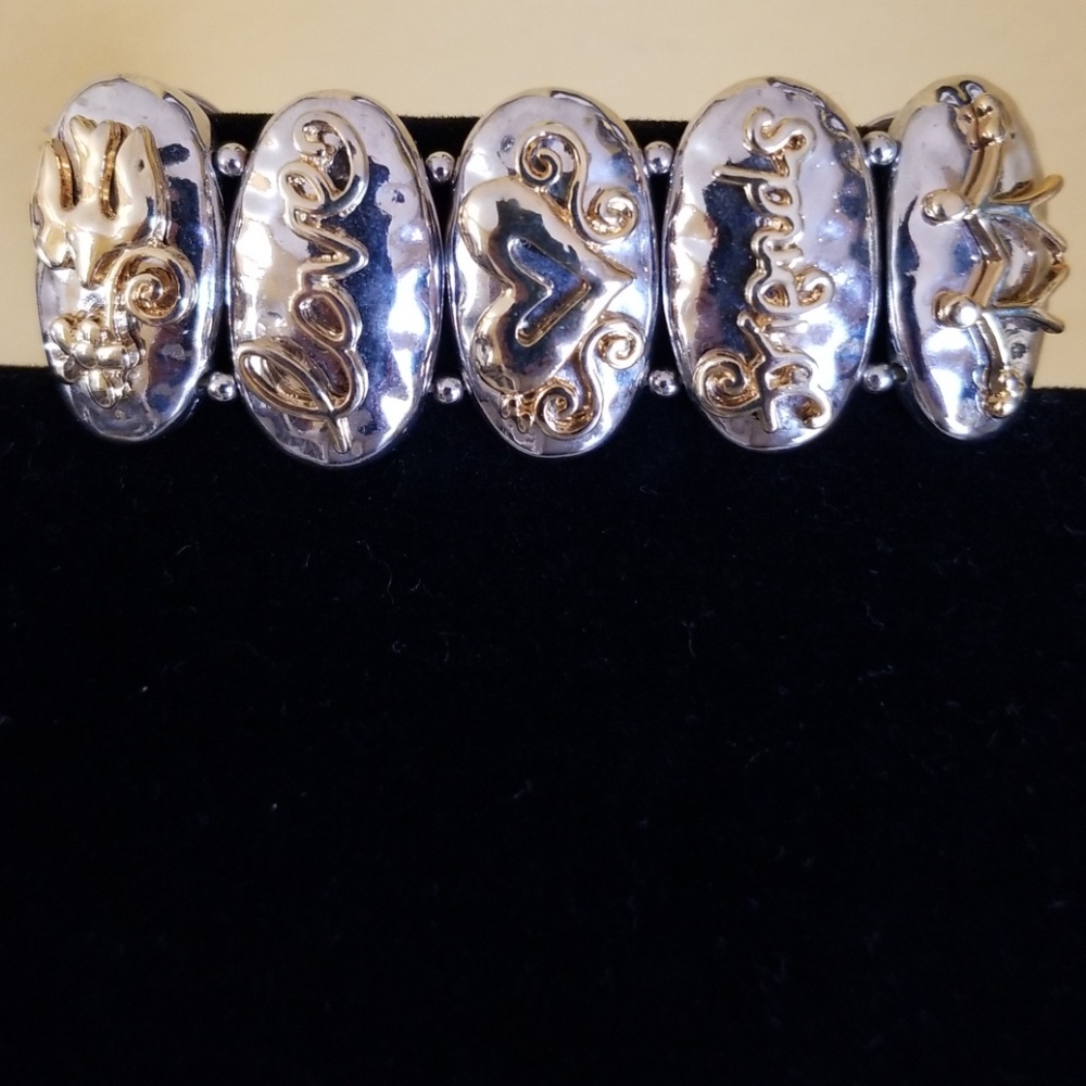 EXPANDABLE BRACELET